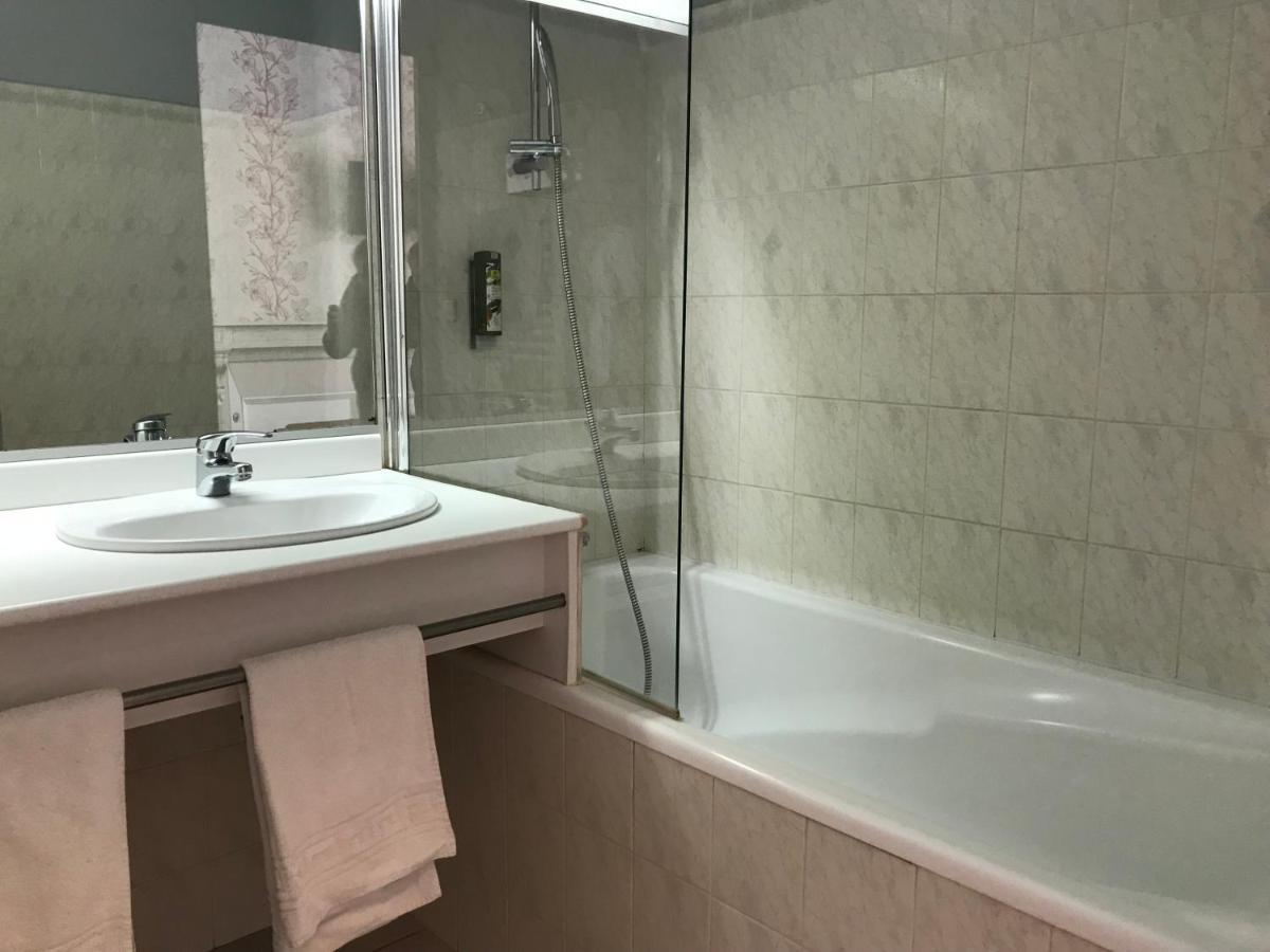 Logis La Villa Des Houx Aumale Екстериор снимка