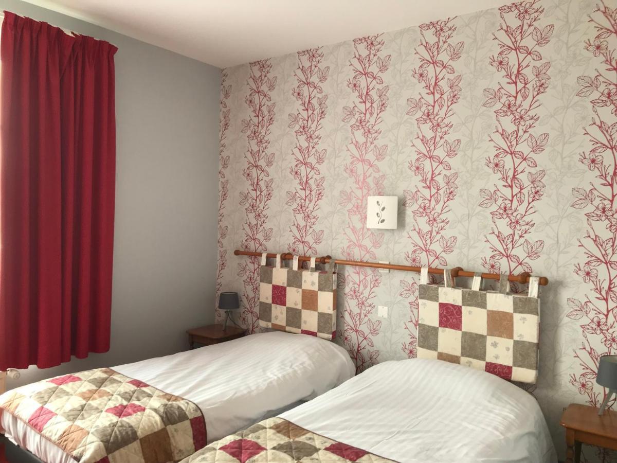 Logis La Villa Des Houx Aumale Екстериор снимка